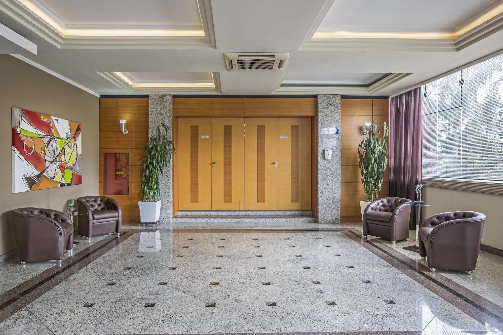 Hotel Astron Suítes São José dos Pinhais
