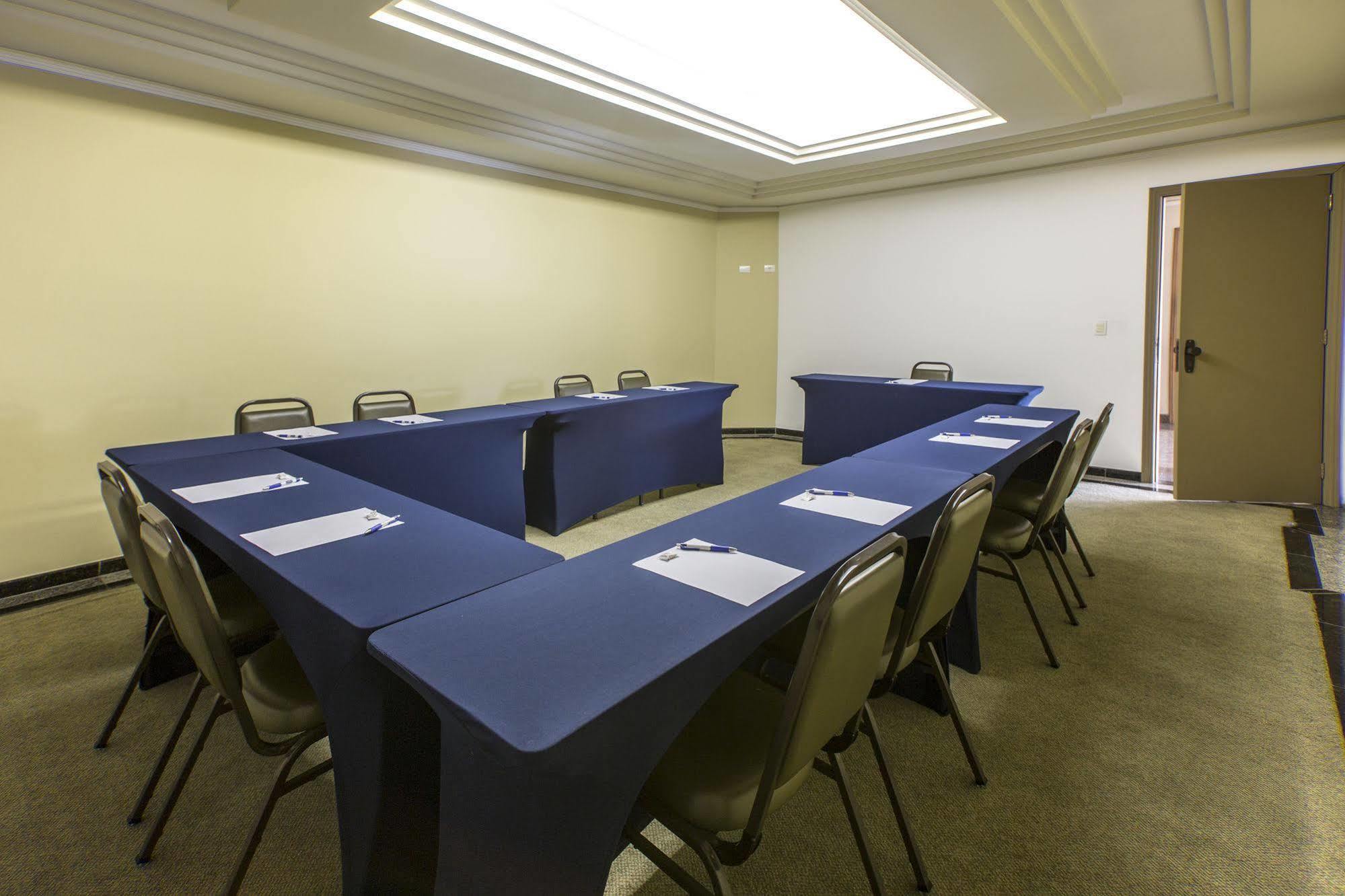 Hotel Astron Suítes 3*